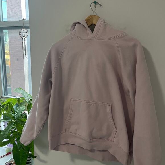 Aritzia Cozy Sweatfleece Mega Hoodie in Light Purple Size Medium - Picture 2 of 7